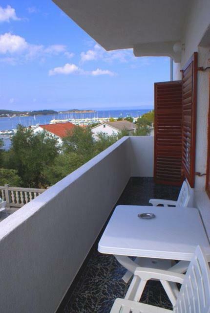 Apartment Zorka Supetarska Draga Exterior foto